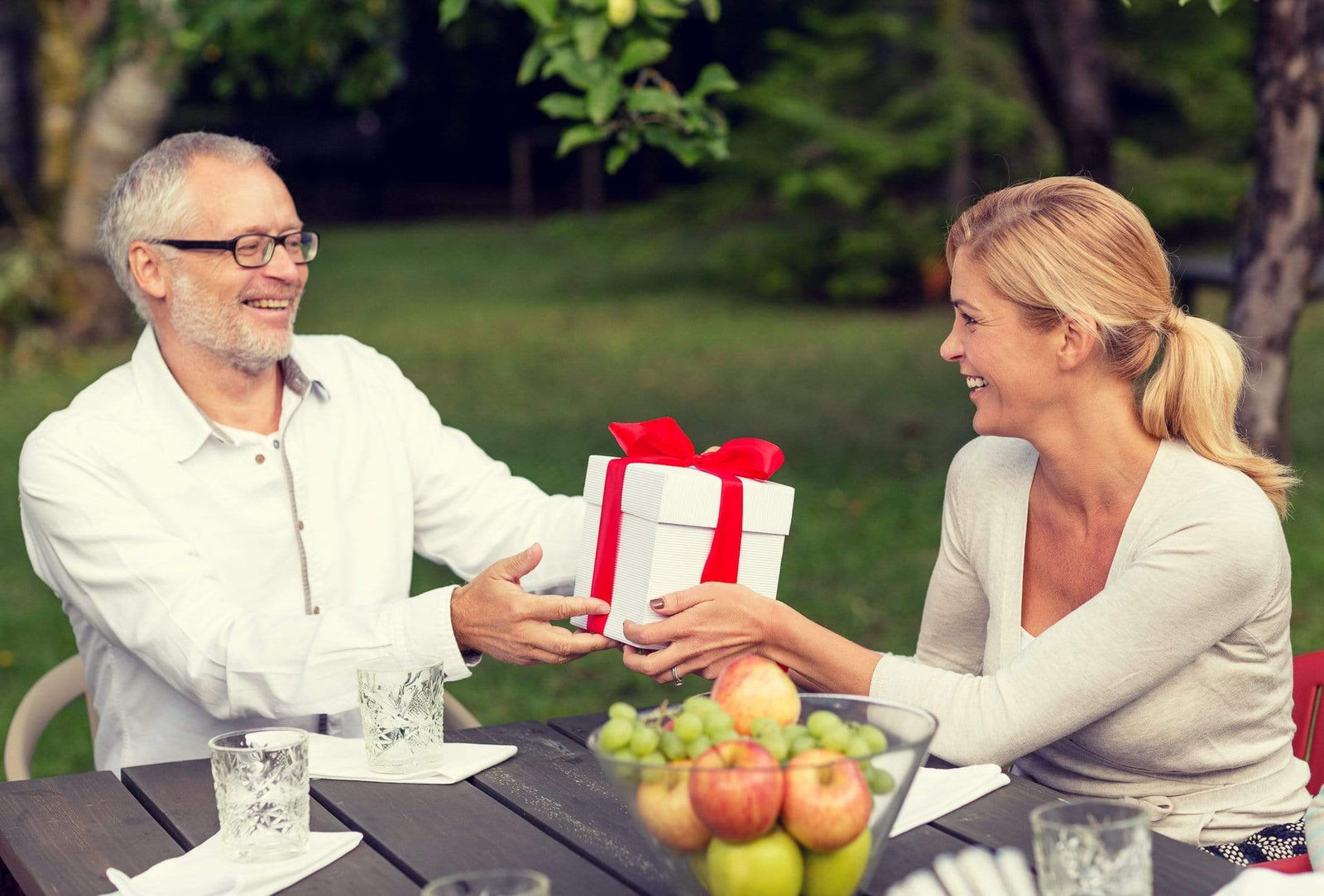 Vetelli gift giving