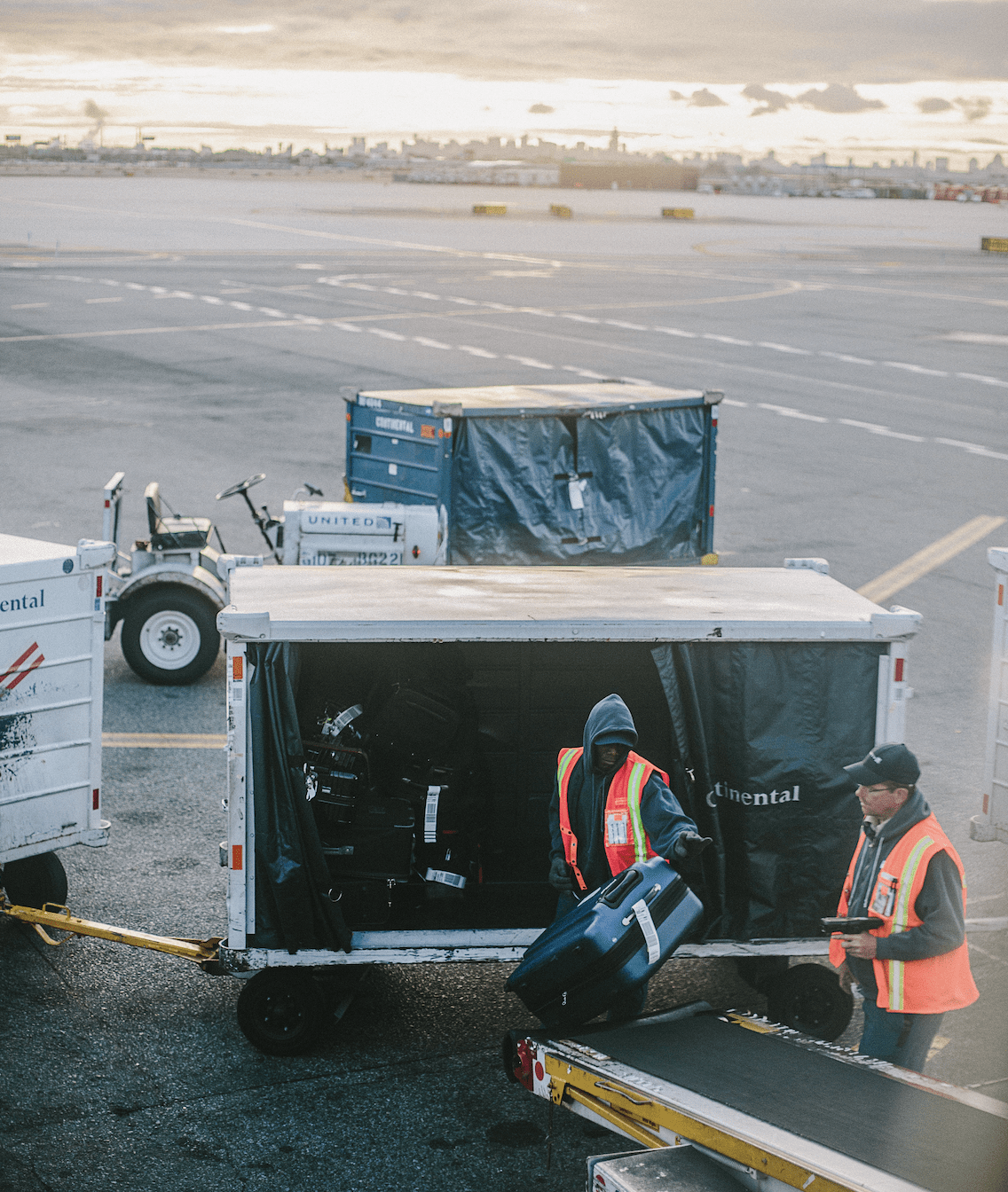 Airline Lost Your Luggage? Follow These Pro Tips!