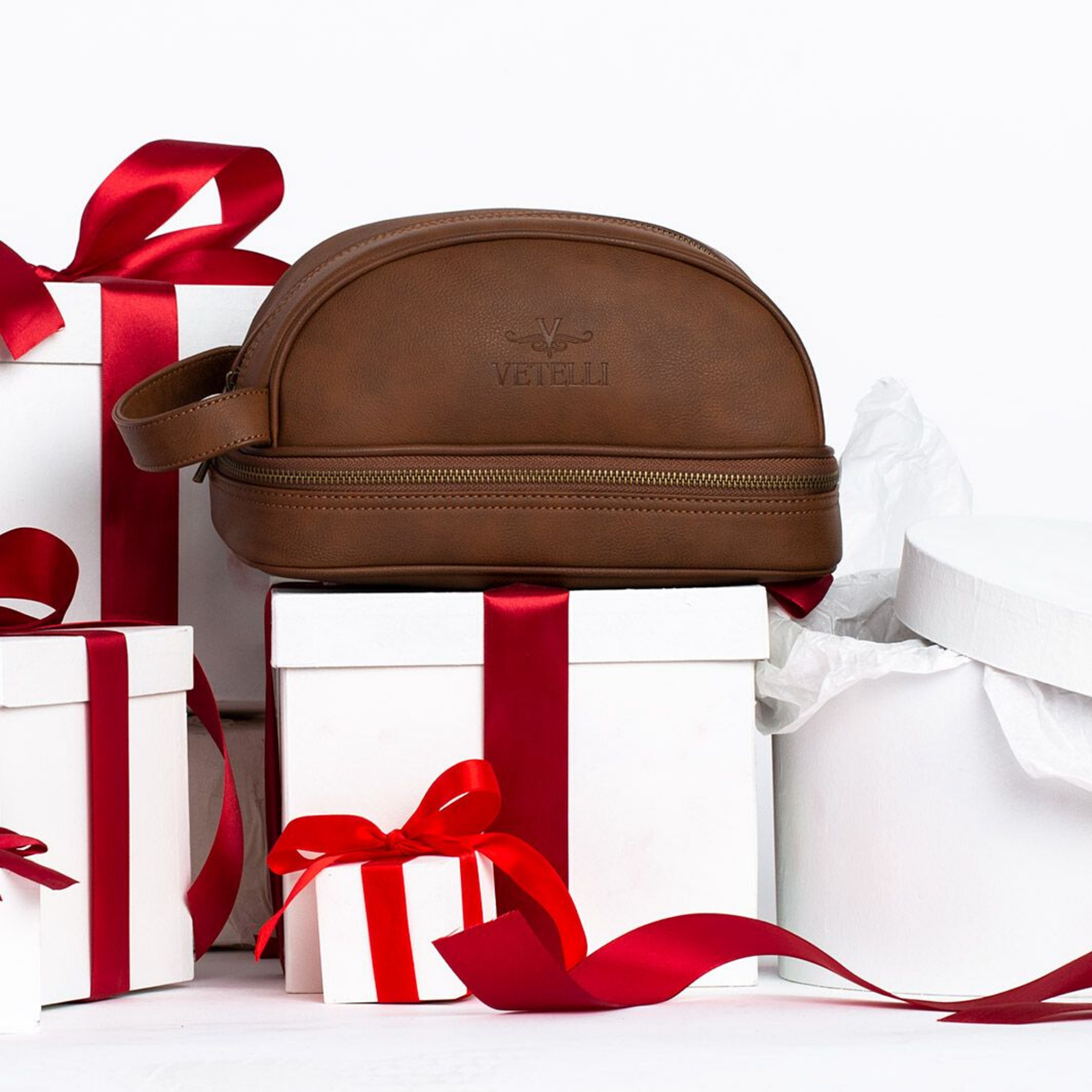 Vetelli leather toiletry bag 2025