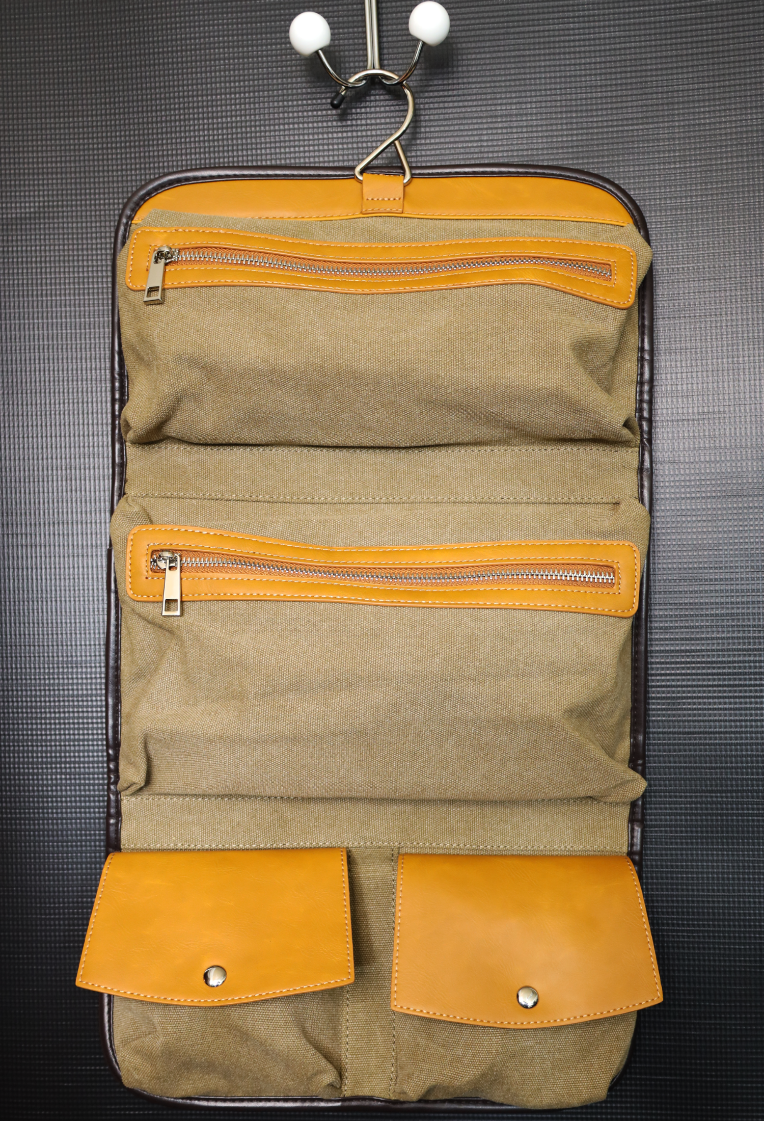 Vetelli hanging toiletry bag for men hotsell