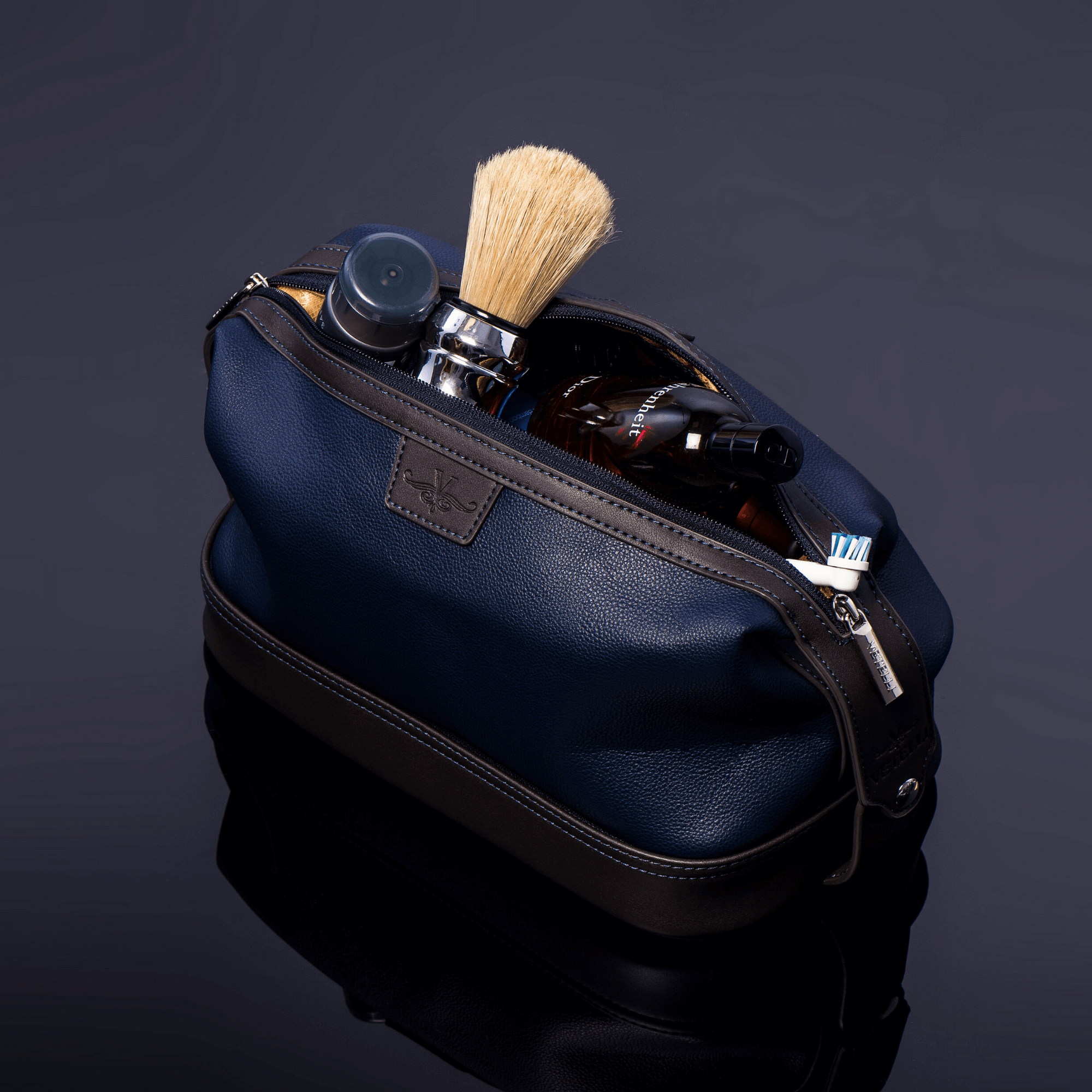 The Leo Toiletry Bag Vetelli